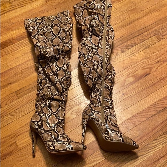 Fashion Nova above knee boots size 6.5. New. - Picture 2 of 6